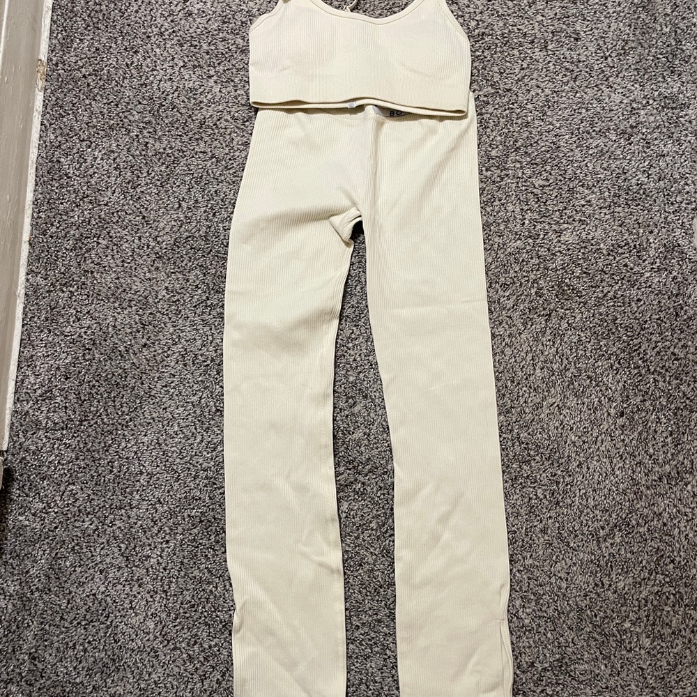 Botee: Cream Women's workout outfit
